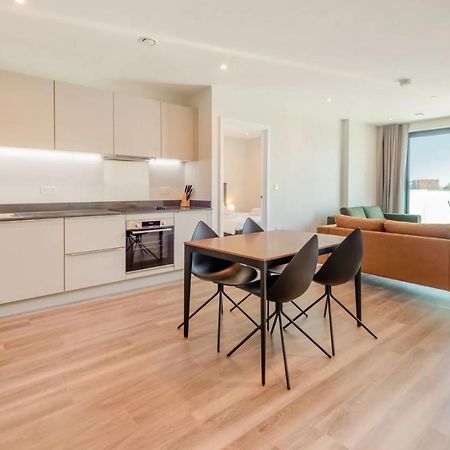 Modern Apartments In Brentford 2 Minutes Walk From Kew Bridge Экстерьер фото