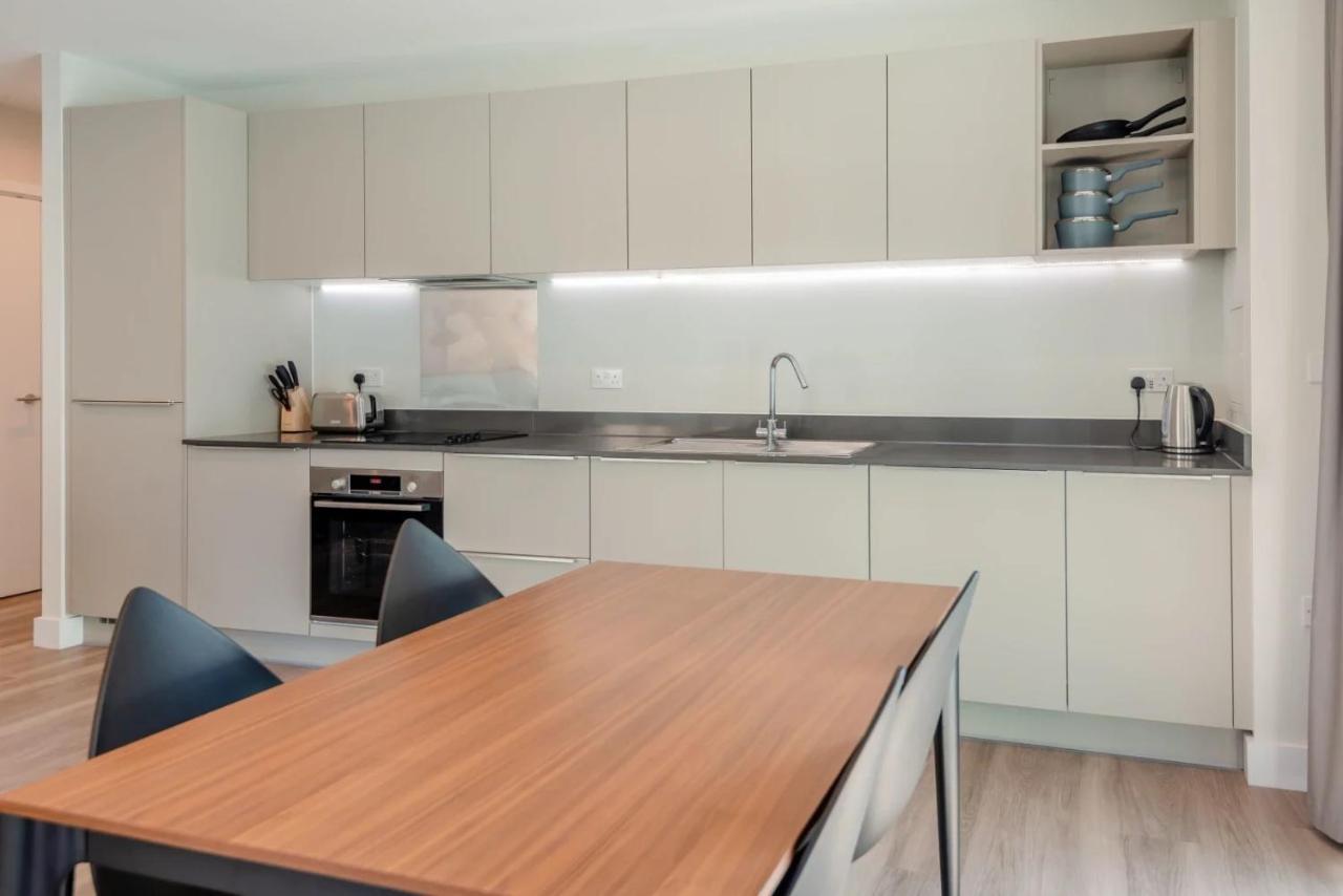 Modern Apartments In Brentford 2 Minutes Walk From Kew Bridge Экстерьер фото